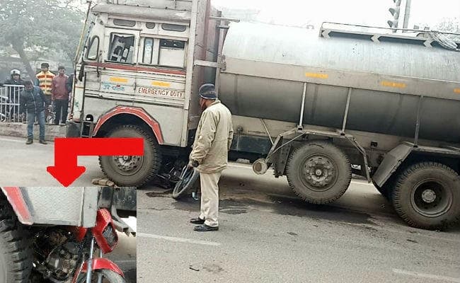 जाको राखे साइयां… : बेटी को छोड़ने जा रही मां की बाइक पर चढ़ा टैंकर, बाल-बाल बची मां-बेटी, …जानें कैसे?
