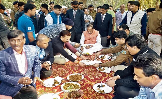 जमशेदपुर : कार्यकर्ता ही मेरा परिवार, उनके साथ वनभोज आनंददायक: रघुवर