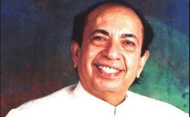 जन्मदिन: ”चलो एक बार फिर से अजनबी हो जायें हम दोनों”, सुनें महेंद्र कपूर के 8 सुपरहिट गाने
