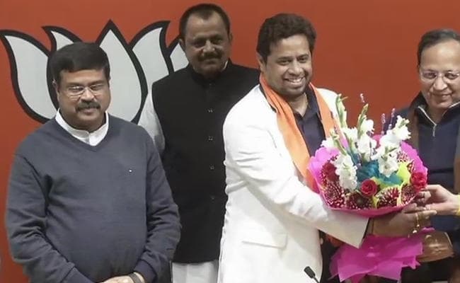 लोकसभा चुनाव से पहले ममता बनर्जी को झटका, तृणमूल कांग्रेस के सांसद सौमित्र खान भाजपा में शामिल