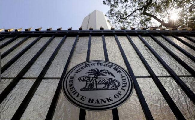 RBI ने बजाज फाइनेंस पर ठोका एक करोड़ का जुर्माना, वजह हैरान करनेवाली