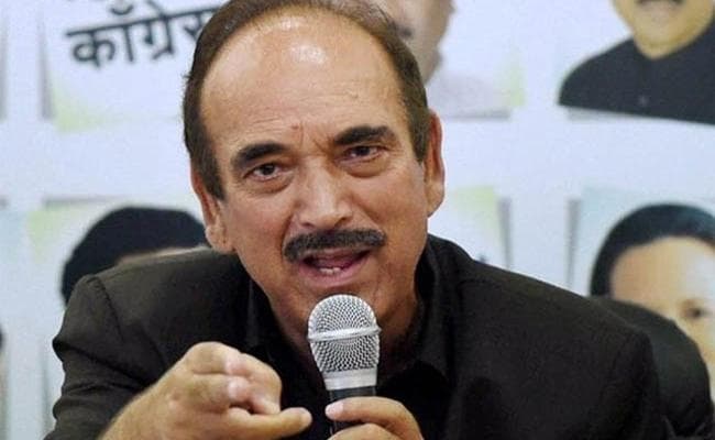 बोले गुलाम नबी आजाद – गठबंधन के इच्छुक दलों को उप्र में दो-चार सीटें दे सकती है कांग्रेस