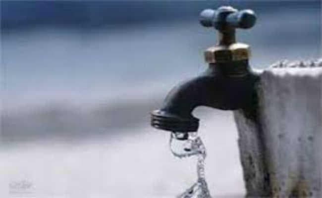 कोलकाता : विधाननगर के 18 नंबर वार्ड में पानी के लिए हाहाकार