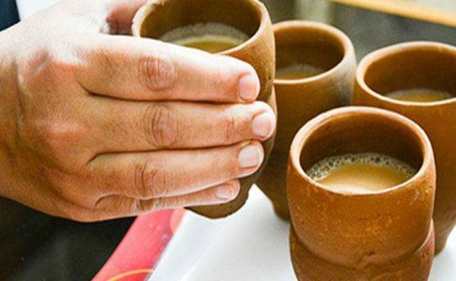 15 साल बाद रेलवे स्टेशनों पर ‘कुल्हड़ों” की वापसी, पूर्व रेल मंत्री लालू प्रसाद ने की थी शुरूआत