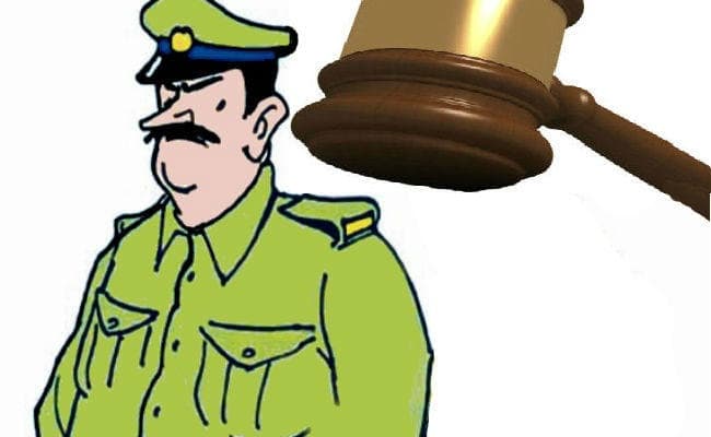 थानेदार ने SC-ST एक्ट में 90 दिनों तक बेकसूर को जेल में रखा, अदालत ने वेतन से दो लाख जुर्माना वसूलने की दी सजा