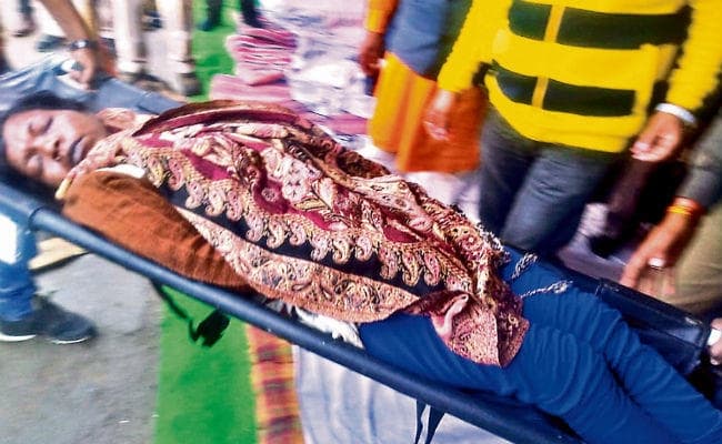 रांची : अनशन पर बैठे तीन होमगार्डकर्मी की हालत बिगड़ी, रिम्स में भर्ती रांची : अनशन पर बैठे तीन होमगार्डकर्मी की हालत बिगड़ी, रिम्स में भर्ती