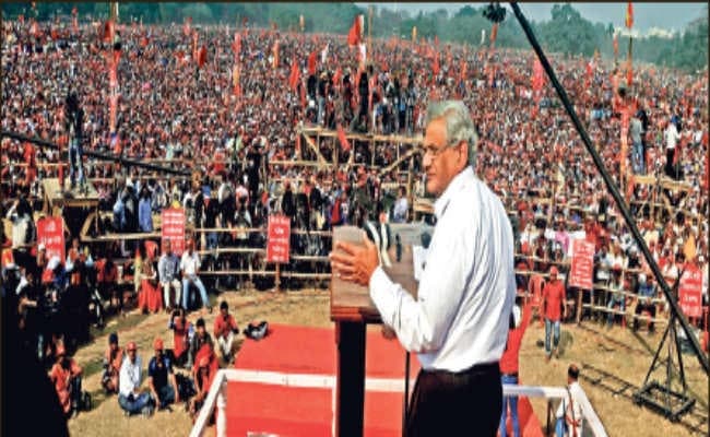 कोलकाता : चौकीदार’ को हटा वैकल्पिक सरकार बनायेंगे : येचुरी