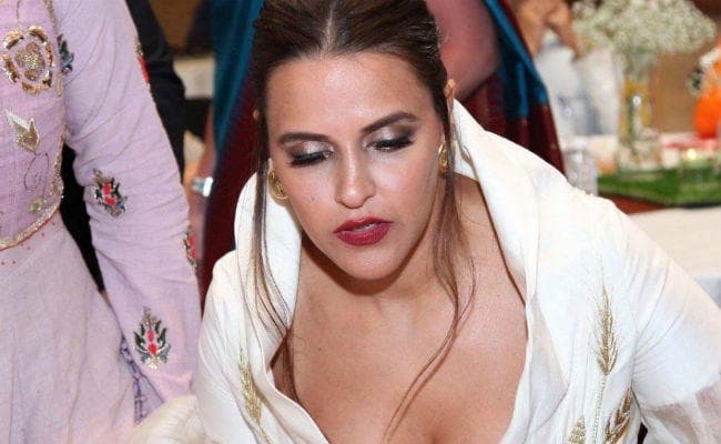 नेहा धूपिया ही नहीं, बॉडी शेमिंग का शिकार हो चुकी हैं ये 5 अभिनेत्र‍ियां