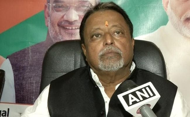 बंगाल में तृणमूल विधायक की हत्या मामले में भाजपा नेता मुकुल राय समेत चार पर केस दर्ज