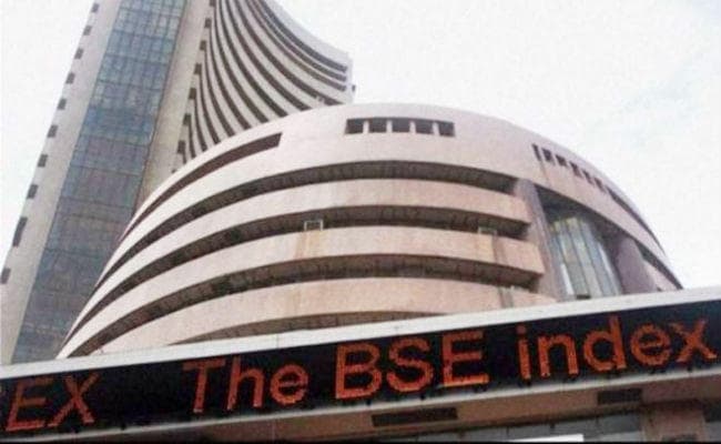 शेयर बाजारों में लगातार चौथे दिन गिरावट जारी, 241 अंक टूटा सेंसेक्स