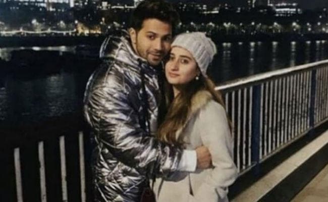 गर्लफ्रेंड नताशा संग रोमांटिक अंदाज में दिखे वरुण धवन, क्या शादी की है प्लानिंग ?