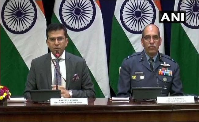 पाक ने किया भारतीय वायुसीमा का उल्लंघन, भारत ने दिया करारा जवाब, एक पाकिस्तानी एयरक्राफ्ट को मार गिराया : रवीश कुमार