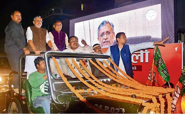 सुशील मोदी व नित्यानंद ने किया रोड शो