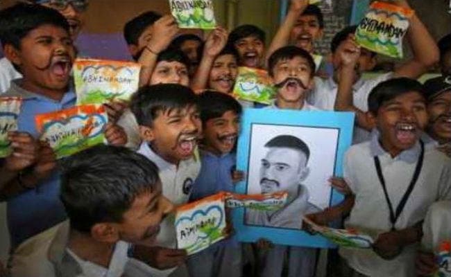 IAF Pilot Abhinandan की भारत वापसी पर उनके स्कूल में जबर्दस्त खुशी का माहौल