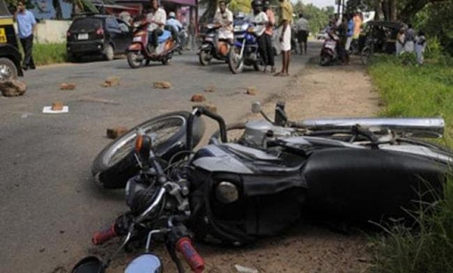 सड़क हादसे में आइआइटी के दो छात्रों की मौत, एक घायल