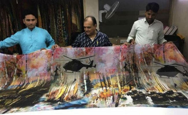 सूरत : साड़ियों पर उभरी ”अभिनंदन” और ”सर्जिकल स्ट्राइक”