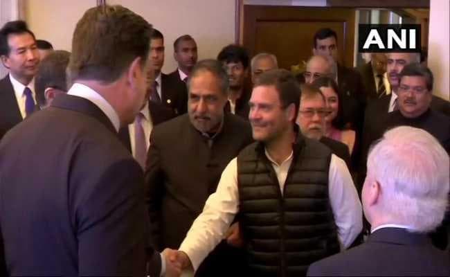 राहुल गांधी ने 20 देशों के राजनयिकों को भोज पर बुलाया, पाक को नहीं, सोनिया-मनमोहन भी पहुंचे