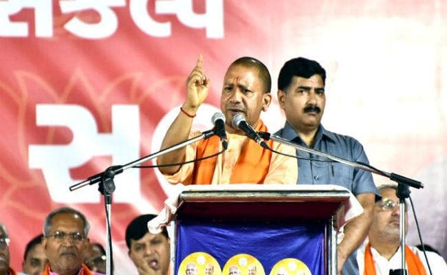 सीएम योगी का कटाक्ष- राहुल-प्रियंका को केवल चुनावों के वक्त याद आते हैं मंदिर