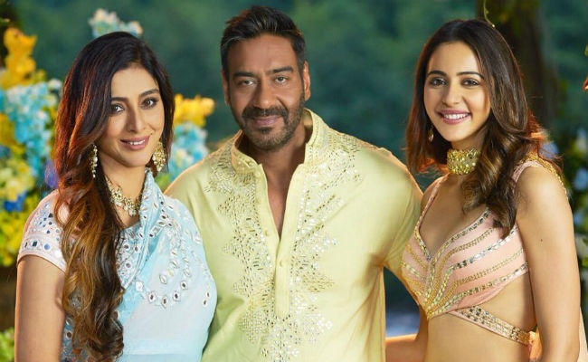 #DeDePyaarDeTrailer: अधेड़ उम्र में इश्क लड़ाने चले अजय देवगन, आपने देखा क्या