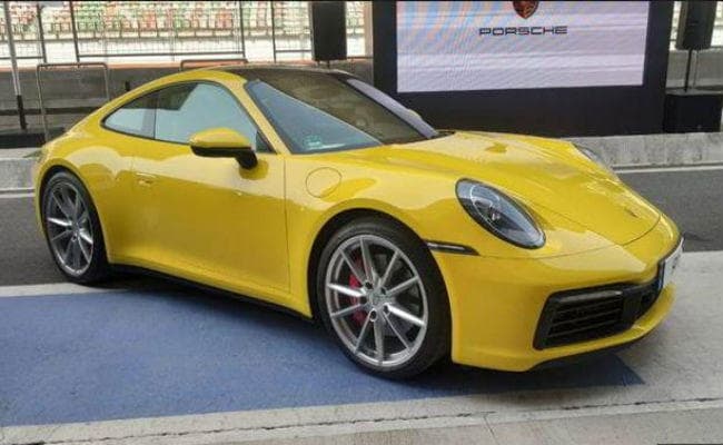 Porsche ने 911 सीरीज की नयी कारें बाजार में उतारी, कीमत 1.82 करोड़ रुपये से शुरू Porsche ने 911 सीरीज की नयी कारें बाजार में उतारी, कीमत 1.82 करोड़ रुपये से शुरू