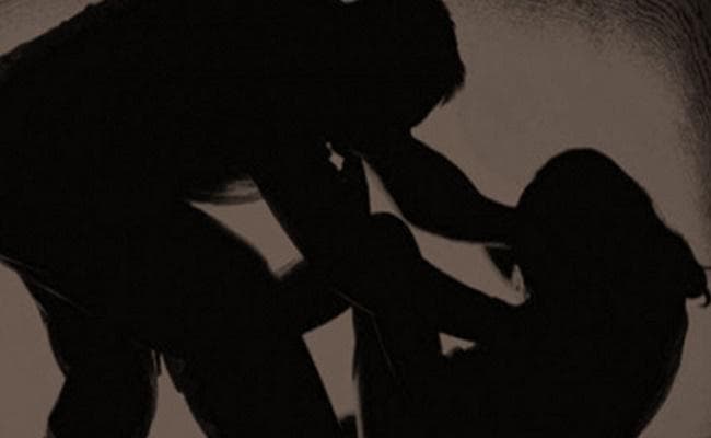 नशीली दवा खिला छठी कक्षा की छात्रा से गैंगरेप, इलाज के दौरान मौत