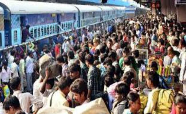 लोकसभा चुनाव को लेकर ट्रेनों में भीड़ बढ़ी