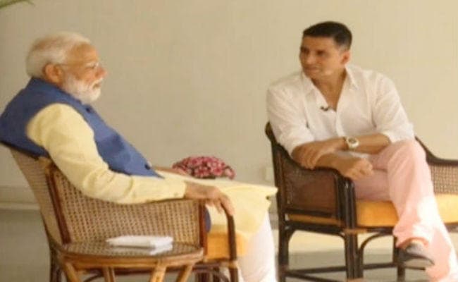 अक्षय के इंटरव्यू में कांग्रेस का कटाक्ष – लगता है मोदी अब फिल्म जगत का रुख करने वाले हैं