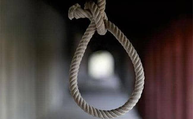 भागलपुर: बंद घर में फंदे से लटकता मिला युवती का शव, पिता ने लगाया हत्या का आरोप