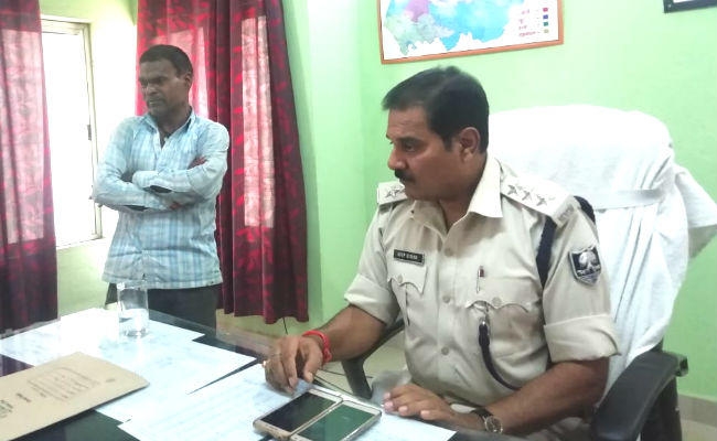 औरंगाबाद : अवैध शराब कारोबारी को पैसे लेकर हिरासत से छोड़ा, थाने का मुंशी गिरफ्तार