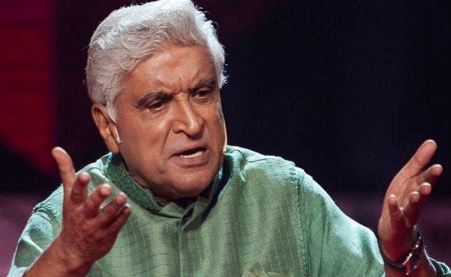 जावेद अख्तर बोले – प्रज्ञा के शाप का इस्तेमाल हाफिज सईद जैसे आतंकियों पर करें PM मोदी