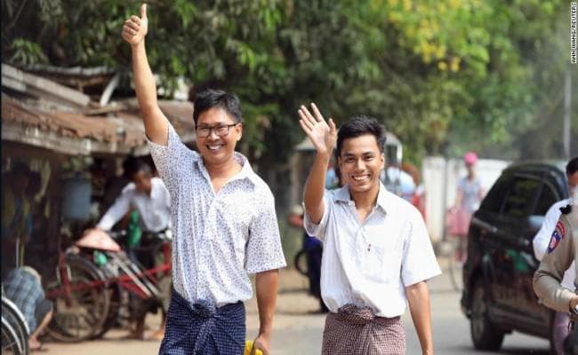 म्यांमार ने राष्ट्रपति की माफी के बाद रॉयटर के दो पत्रकारों को रिहा किया