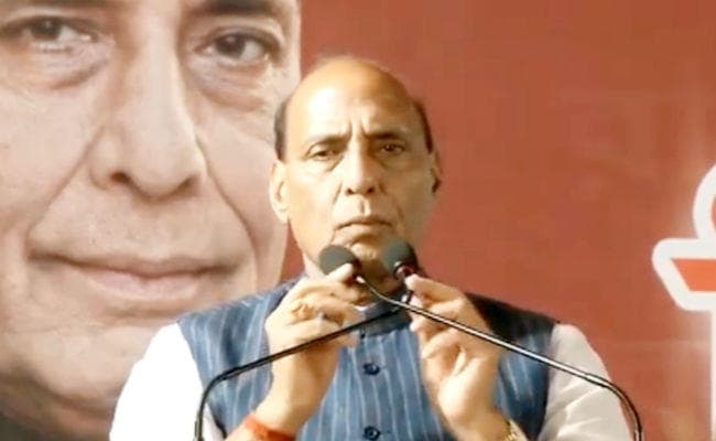 2004 के बाद पहली बार महंगाई चुनावी मुद्दा नहीं : राजनाथ, कहा- 55 साल शासन कर ”गरीबी हटाओ” के वादे से बनाया बेवकूफ