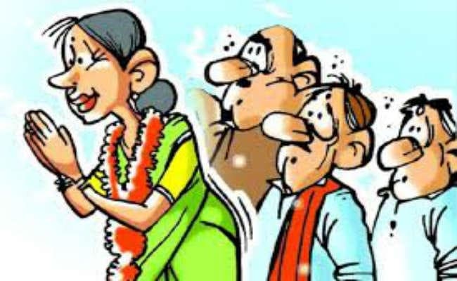 बिहार चुनाव 2020 : वोट देने में आगे, पर मांगने में काफी पीछे हैं बिहार की महिलाएं, हर दल में भीड़ खींचने वाली नेत्री का अभाव