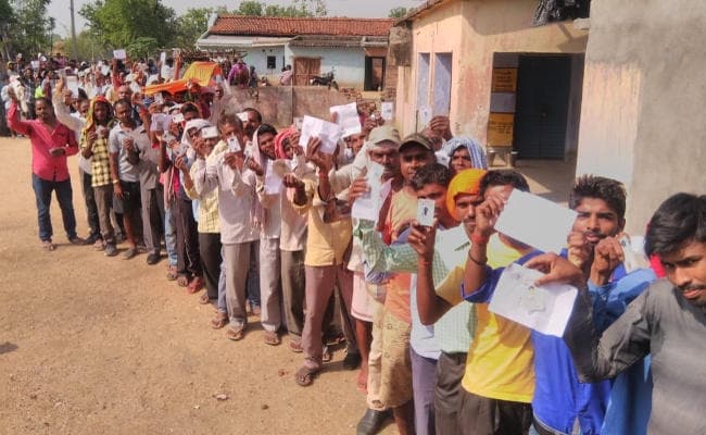 लोकसभा चुनाव 2019 LIVE : जमशेदपुर के जुगसलाई में दो गुटों में मारपीट के बाद लाठीचार्ज, फायरिंग