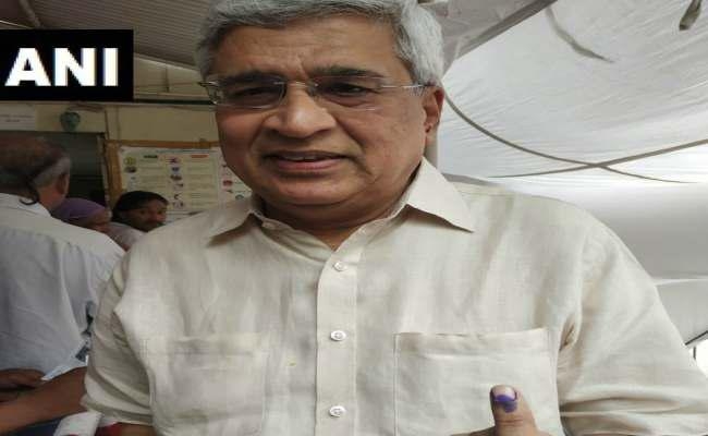 Delhi Voting LIVE: दोपहर बाद मतदान ने पकड़ी रफ्तार, चार बजे तक 45.24 फीसदी वोटिंग