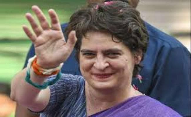 प्रियंका गांधी आज फिर पूर्वांचल में दिखा रहीं ताकत, मिर्जापुर में रोड शो शुरू