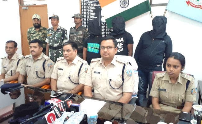 रांची : छिनतई गिरोह के 3 अपराधी गिरफ्तार, बाइक और अन्य सामान बरामद