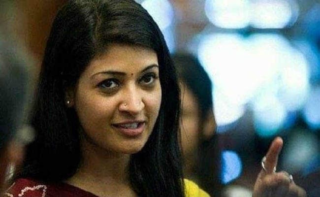 अलका लांबा को एक बार फिर आप विधायकों के व्हाट्सऐप ग्रुप से बाहर निकाला गया