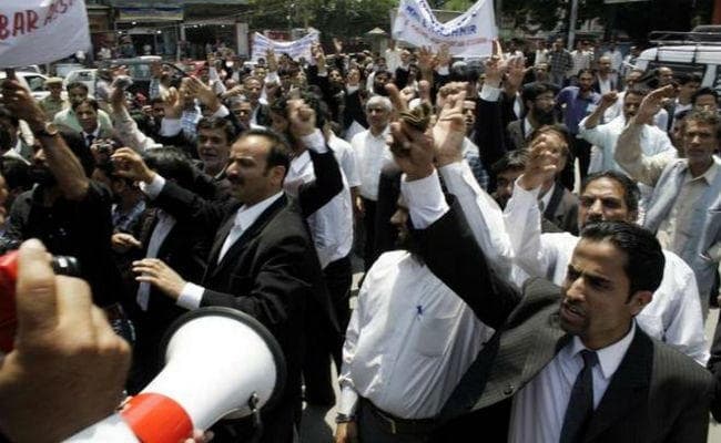 वकीलों की हड़ताल बढ़ी 28 तक