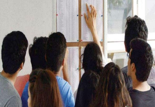 बीरभूम के शोभन व कूचबिहार के राजर्षि बर्मन बने राज्य टॉपर