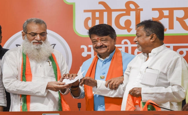 ममता बनर्जी शपथ ग्रहण समारोह में शामिल नहीं होने का ढूंढ रही थी बहाना : विजयवर्गीय