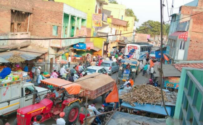 बड़कागांव : …और अब बालू लदे ट्रैक्टरों से लगने लगा है जाम
