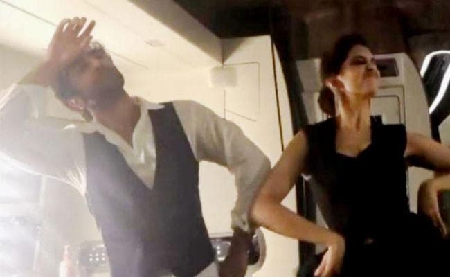 दीपिका पादुकोण और रणबीर कपूर ने इस सुपरहिट सॉन्ग पर लगाये ठुमके, Video Viral