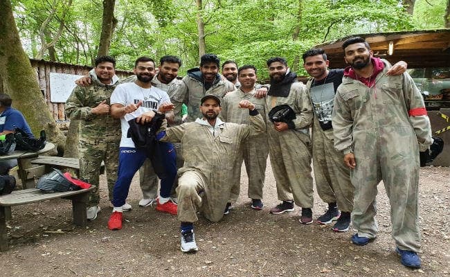 वर्ल्ड कप में मैच से पहले टीम इंडिया ने की जंगल में मस्ती, विराट ने किया ट्वीट