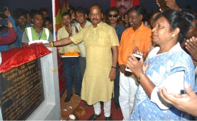 दुमका में बोले CM रघुवर दास – हर गरीब तक विकास की गंगा पहुंचायेंगे, यही संकल्प हमारा