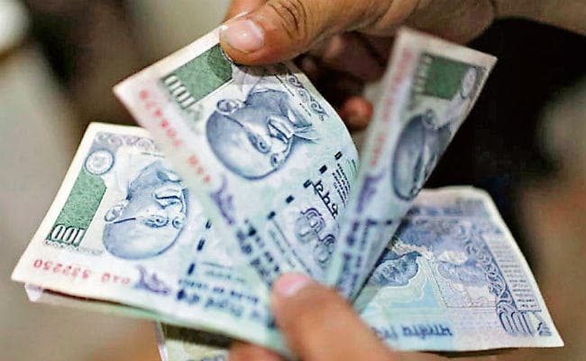रांची : 17 साल के बाद शुरू होगी ग्रामीण सड़कों की मरम्मत, जारी होंगे 300 करोड़ रुपये रांची : 17 साल के बाद शुरू होगी ग्रामीण सड़कों की मरम्मत, जारी होंगे 300 करोड़ रुपये