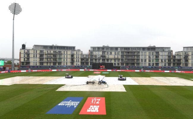 #CWC2019 SLvsPAK : बारिश ने श्रीलंका-पाकिस्तान मैच पर फेरा पानी, एक-एक अंक से करना होगा संतोष