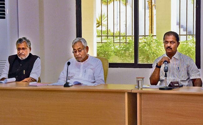 पटना : मुख्यमंत्री ने वित्तीय सेहत का लिया जायजा, कहा वित्त विभाग अतिरिक्त आर्थिक बोझ उठाने के लिए रहे तैयार
