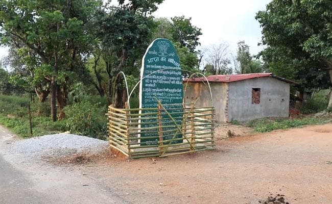 ‘पत्थलगड़ी का जब्त किया गया पत्थर वापस करें, नहीं तो उग्र आंदोलन’, भूख हड़ताल पर बैठे युवकों ने कहा