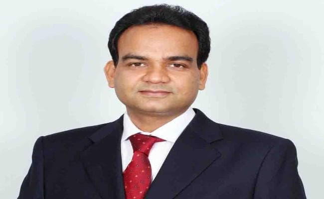 ”रोजगार बढ़ाने के लिए सरकार को पर्यटन, कपड़ा और रीयल एस्टेट क्षेत्र पर ध्यान देने की जरूरत”